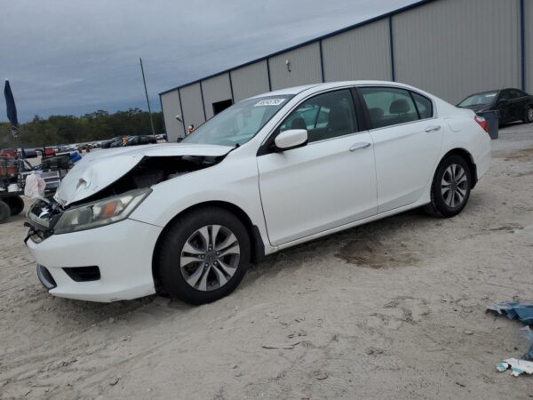 HONDA ACCORD WHITE - 1HGCR2F37EA136161