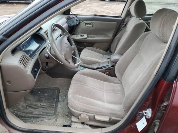 TOYOTA CAMRY BURGUNDY - 4T1BG22K9YU702963