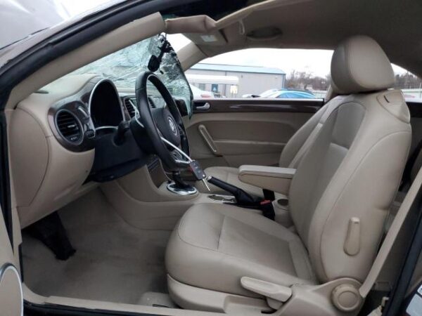 Volkswagen BEETLE 2016 - 3VWJ17ATXGM606137