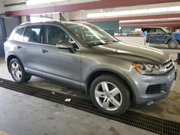 VOLKSWAGEN TOUAREG GRAY - WVGEF9BP9ED006670