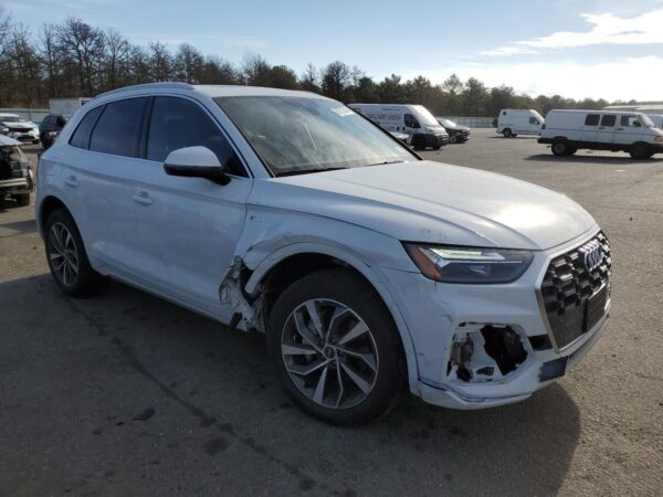 AUDI Q5 WHITE - WA1GAAFY3P2178573
