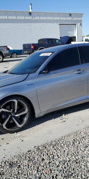 HONDA ACCORD SILVER - 1HGCV3F20NA046522