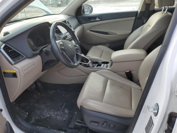 HYUNDAI TUCSON WHITE - KM8J3CA27GU031113