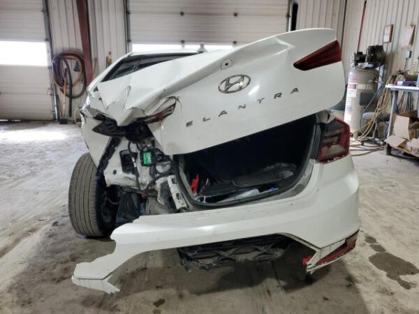 Hyundai Elantra 2020 - 5NPD84LF8LH585712