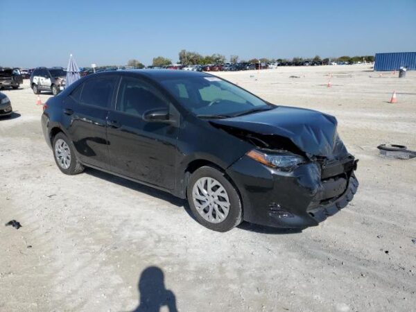 Toyota COROLLA 2018 - 5YFBURHE4JP833101