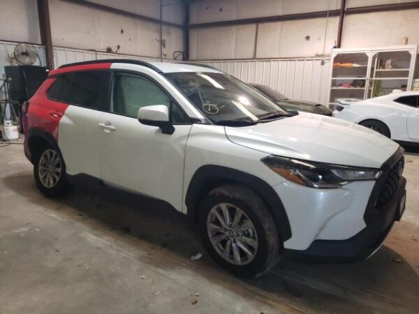 Toyota Corolla Cross 2022 - 7MUCAAAG3NV033337