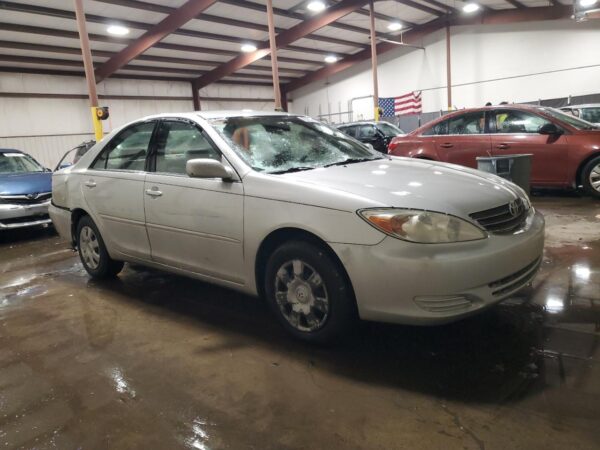 TOYOTA CAMRY SILVER - 4T1BE32K44U913977