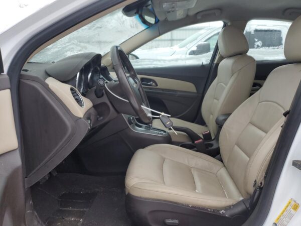 CHEVROLET CRUZE WHITE - 1G1PE5SB5E7314908