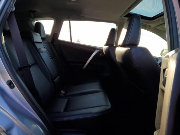Toyota RAV4 2018 - JTMDJREV3JD207533