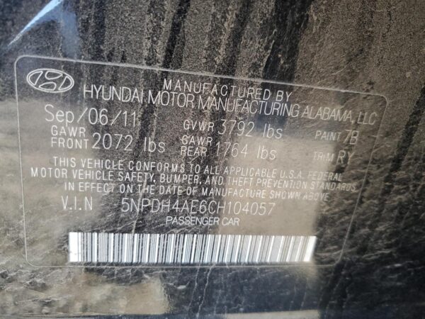 HYUNDAI ELANTRA BLACK - 5NPDH4AE6CH104057