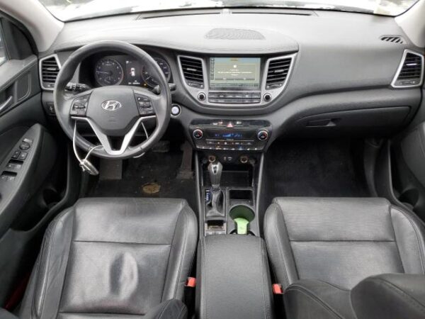 Hyundai Tucson 2017 - KM8J3CA24HU452207