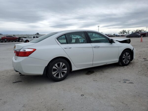 HONDA ACCORD WHITE - 1HGCR2F37EA136161