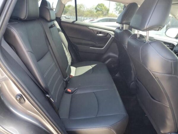 Toyota RAV4 2021 - 2T3C1RFV6MC143877
