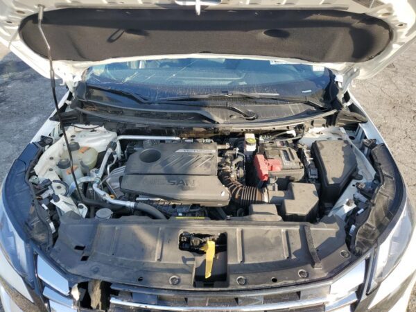 NISSAN ROGUE WHITE - 5N1BT3BA5RC677074
