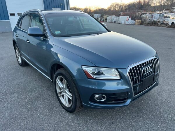 AUDI Q5 BLUE - WA1LFAFP6FA111316
