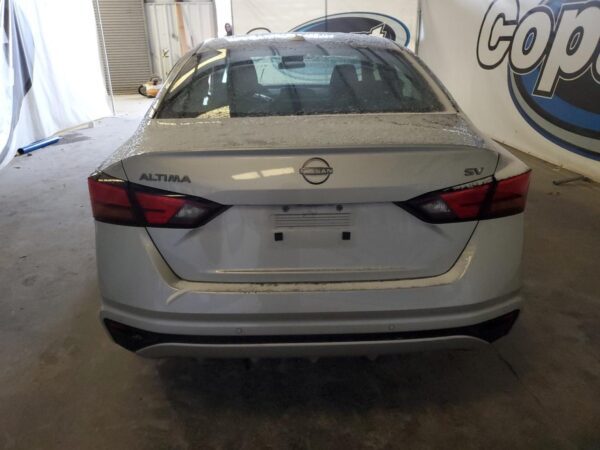 NISSAN ALTIMA SILVER - 1N4BL4DVXPN375152