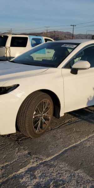 TOYOTA CAMRY WHITE - 4T1T11AK3PU170223