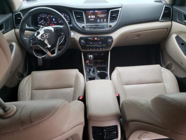 Hyundai Tucson 2018 - KM8J33A48JU632894