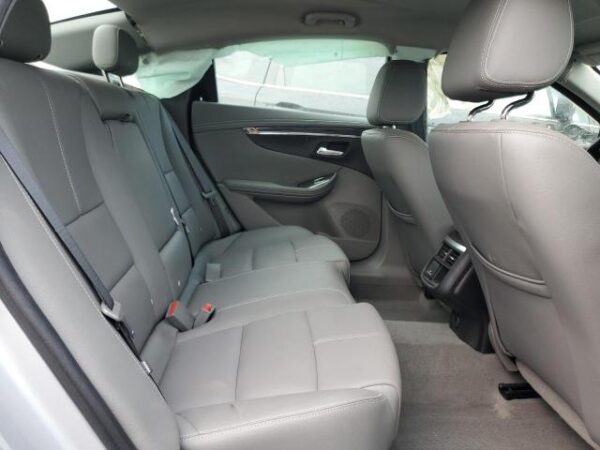CHEVROLET IMPALA SILVER - 1G11Z5S35KU145327