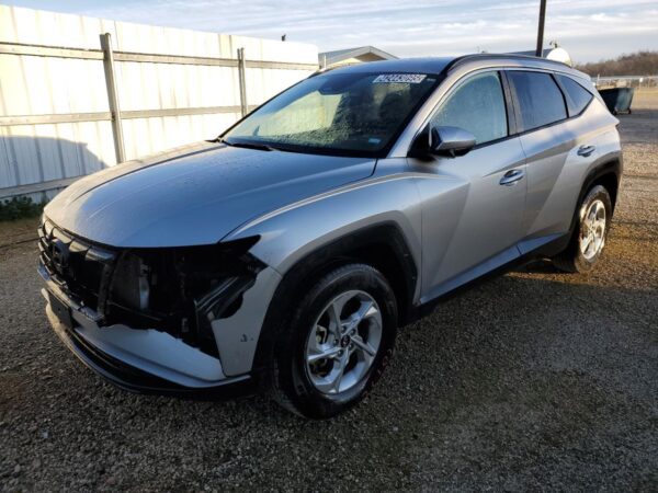HYUNDAI TUCSON SILVER - 5NMJB3DE3RH300084
