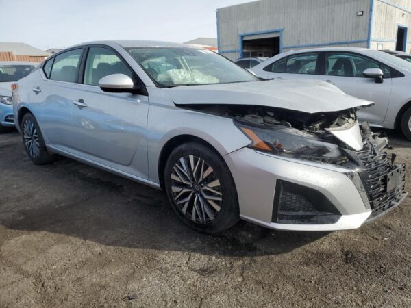NISSAN ALTIMA SILVER - 1N4BL4DV0PN330804