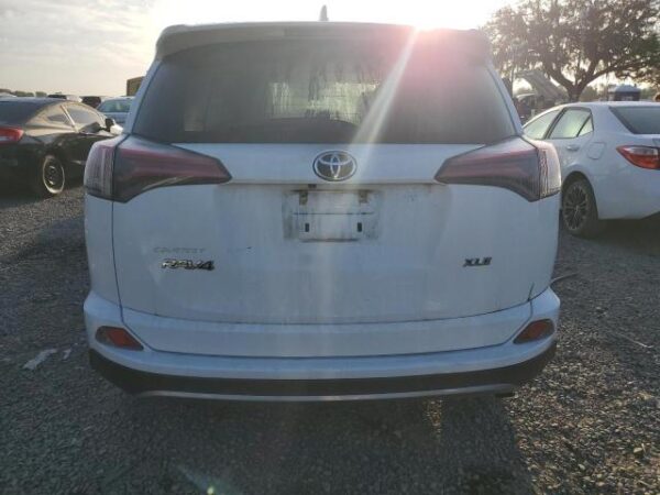 Toyota RAV4 2018 - 2T3WFREV8JW411919