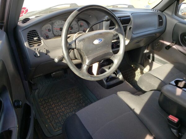 FORD RANGER SILVER - 1FTYR10D63TA35937