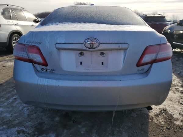 TOYOTA CAMRY SILVER - 4T1BF3EK4BU179878