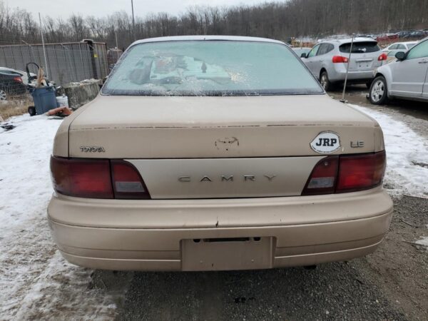 TOYOTA CAMRY GOLD - 4T1BG12KXTU817722