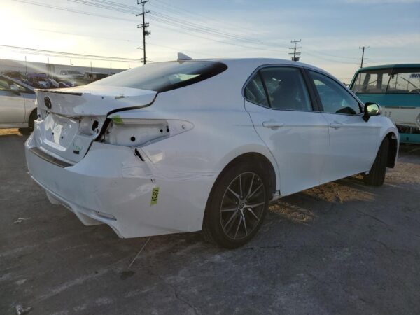 TOYOTA CAMRY WHITE - 4T1T11AK3PU170223