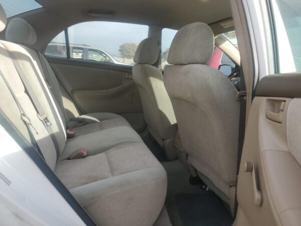 TOYOTA COROLLA WHITE - 1NXBR32E24Z295752