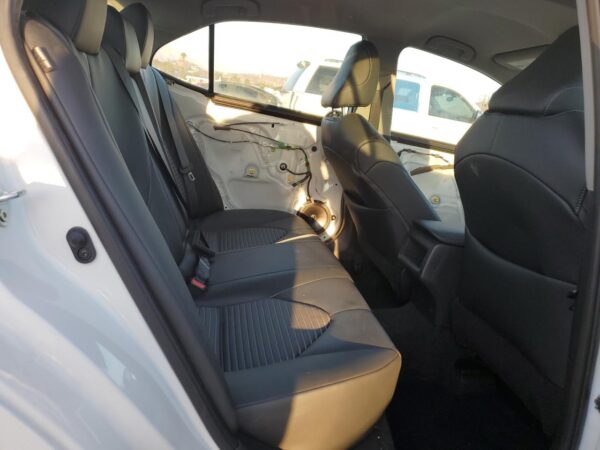TOYOTA CAMRY WHITE - 4T1T11AK3PU170223
