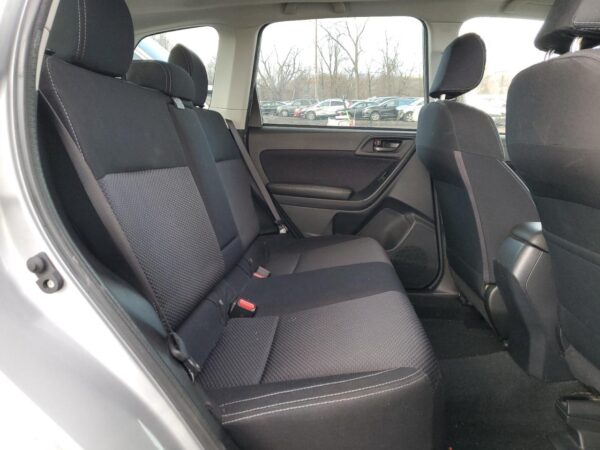 SUBARU FORESTER SILVER - JF2SJAGCXJH526586