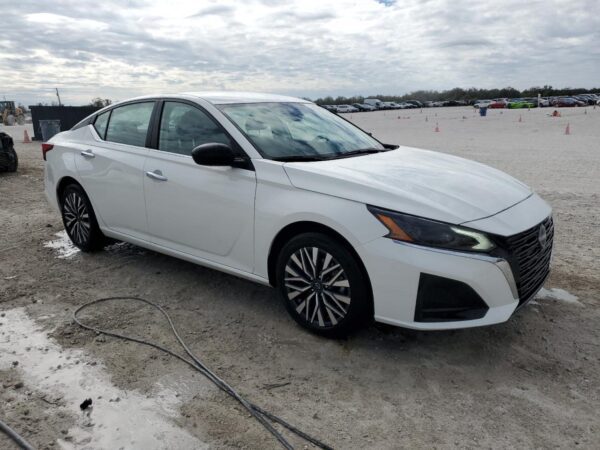 NISSAN ALTIMA WHITE - 1N4BL4DV0SN313624