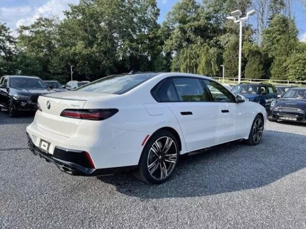 Bmw 760I Xdrive 2023 White 4.4L — WBA33EJ00PCM28480
