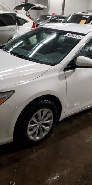TOYOTA CAMRY WHITE - 4T1BF1FK8HU398791