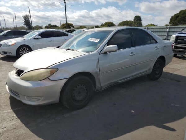TOYOTA CAMRY GRAY - 4T1BE30K26U739557