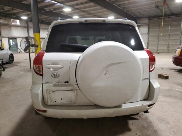 TOYOTA RAV4 WHITE - JTMBK31V385067348