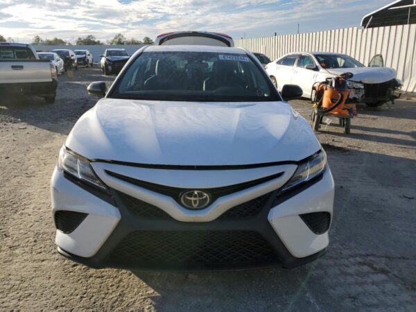 TOYOTA CAMRY WHITE - 4T1G11AKXLU343408