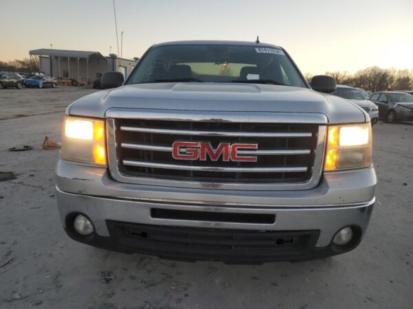 GMC SIERRA SILVER - 1GTR1VE01CZ113451