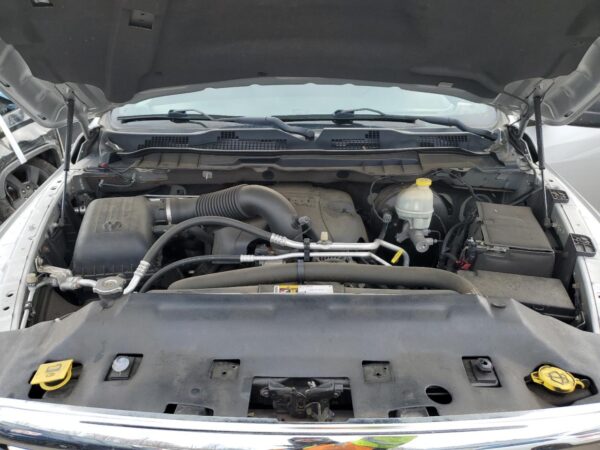 RAM 1500 SILVER - 1C6RR7GTXES299229