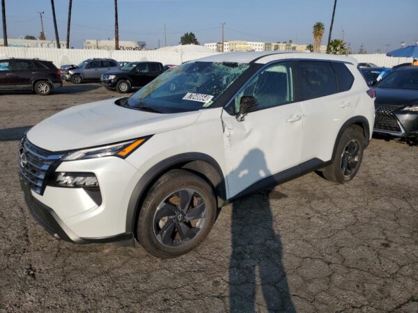 NISSAN ROGUE WHITE - 5N1BT3BA5RC677074