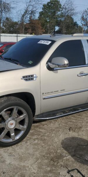 CADILLAC ESCALADE BEIGE - 1GYFK66808R268066