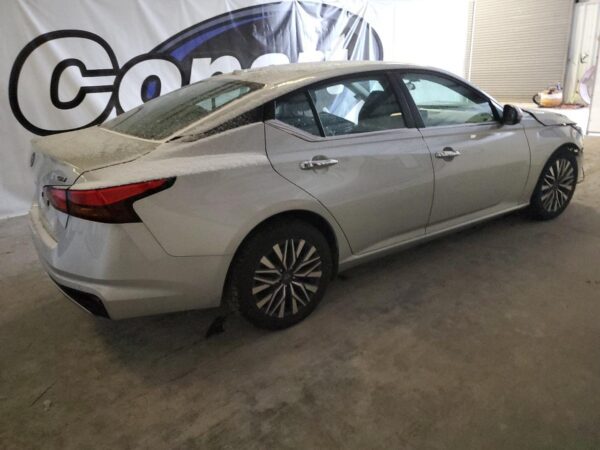 NISSAN ALTIMA SILVER - 1N4BL4DVXPN375152