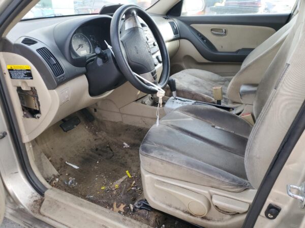 HYUNDAI ELANTRA GOLD - KMHDU46D18U300329