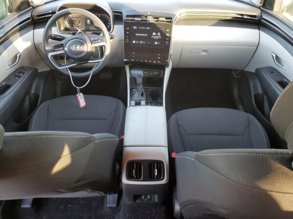 HYUNDAI TUCSON SILVER - 5NMJB3DE3RH300084