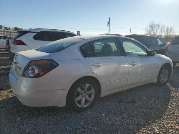 NISSAN ALTIMA WHITE - 1N4AL21E28N444471