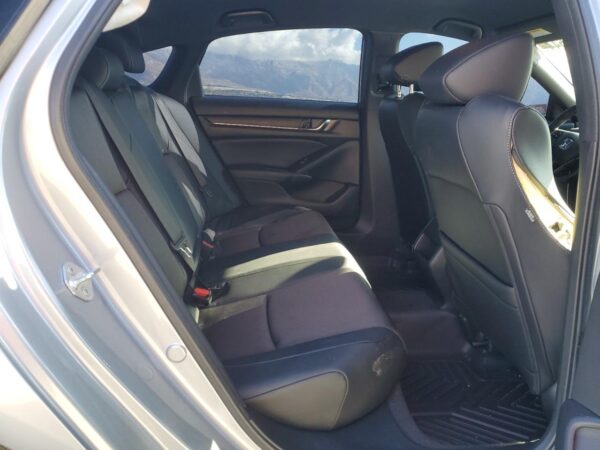 HONDA ACCORD SILVER - 1HGCV3F20NA046522