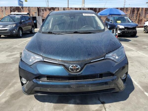 Toyota RAV4 2018 - JTMWFREV0JJ171148