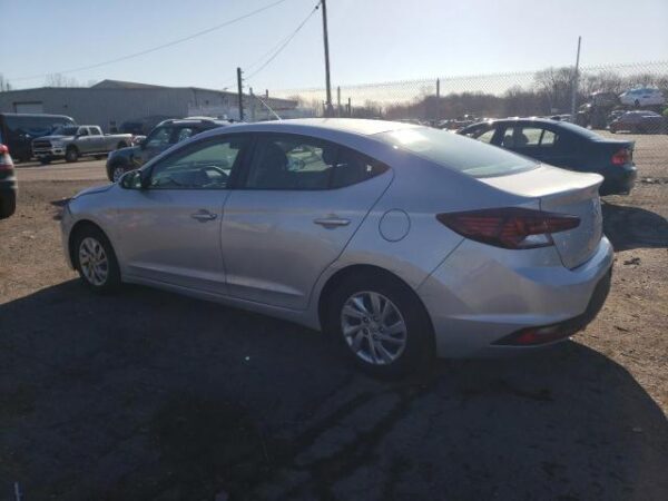Hyundai Elantra 2019 - KMHD74LF8KU761077